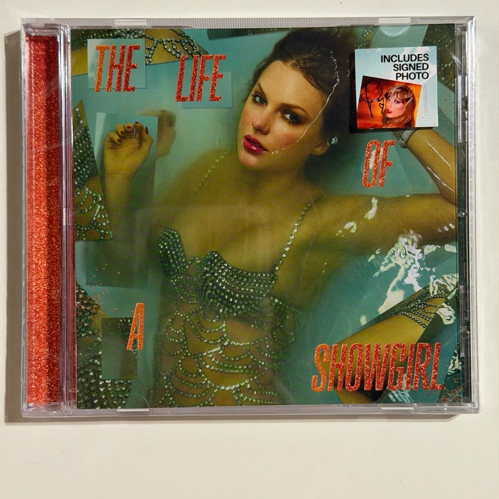 Taylor Swift- The Life of a Showgirl CD Signed, Picture 1; unopened